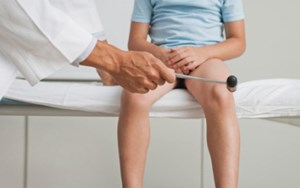 VIÊM KHỚP THIẾU NIÊN TỰ PHÁT THỂ VIÊM KHỚP VẨY NẾN NGUY HIỂM SỨC KHỎE NẶNG NỀ!