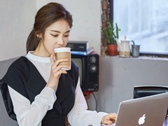 mẹo làm trắng răng do dùng nhiều cà phê 